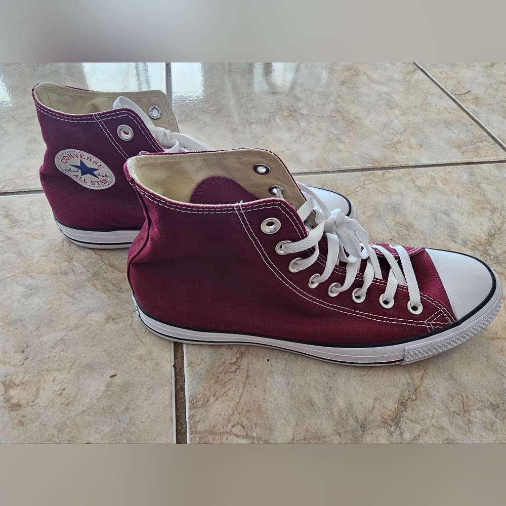 Converse all star Chuck Taylor sneakers NEW